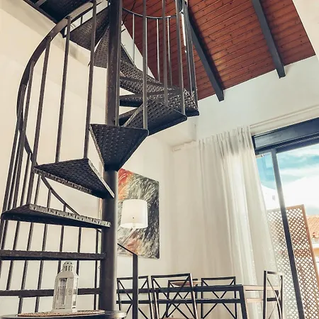 Panoramic Rooftop Duplex Retreat Heart Of Apartment *